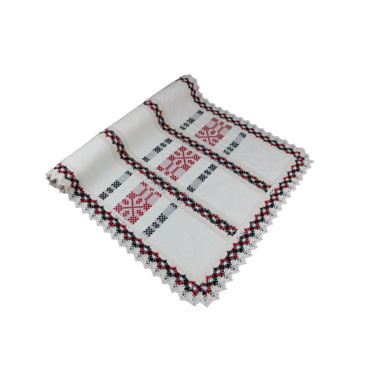 Față de masă dreptunghiulară crem cu inserție roșu și negru cu dantelă roșie și neagră pe margini si doua centrale dimensiune 90 x 45 cm Față de masă dreptunghiulară crem cu inserție roșu și negru cu dantelă roșie și neagră pe margini si doua centrale dimensiune 90 x 45 cm