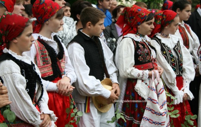 Obiceiuri Si Traditii In Cultura Romaneasca